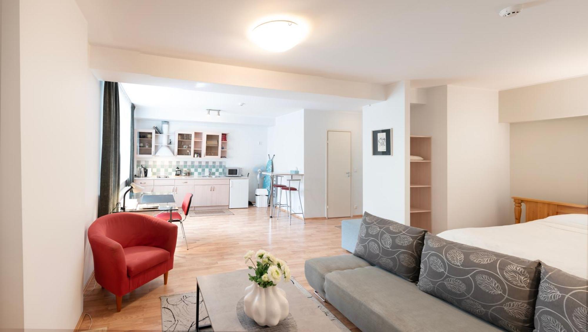 Wilde Guest Apartments Uelikooli 6 Tartu Esterno foto